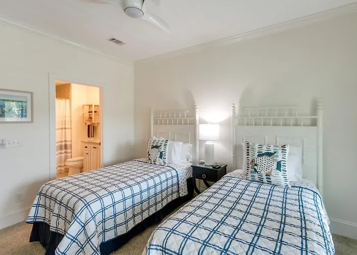 Luxe Jekyll Island Home With Beach And Pool Access