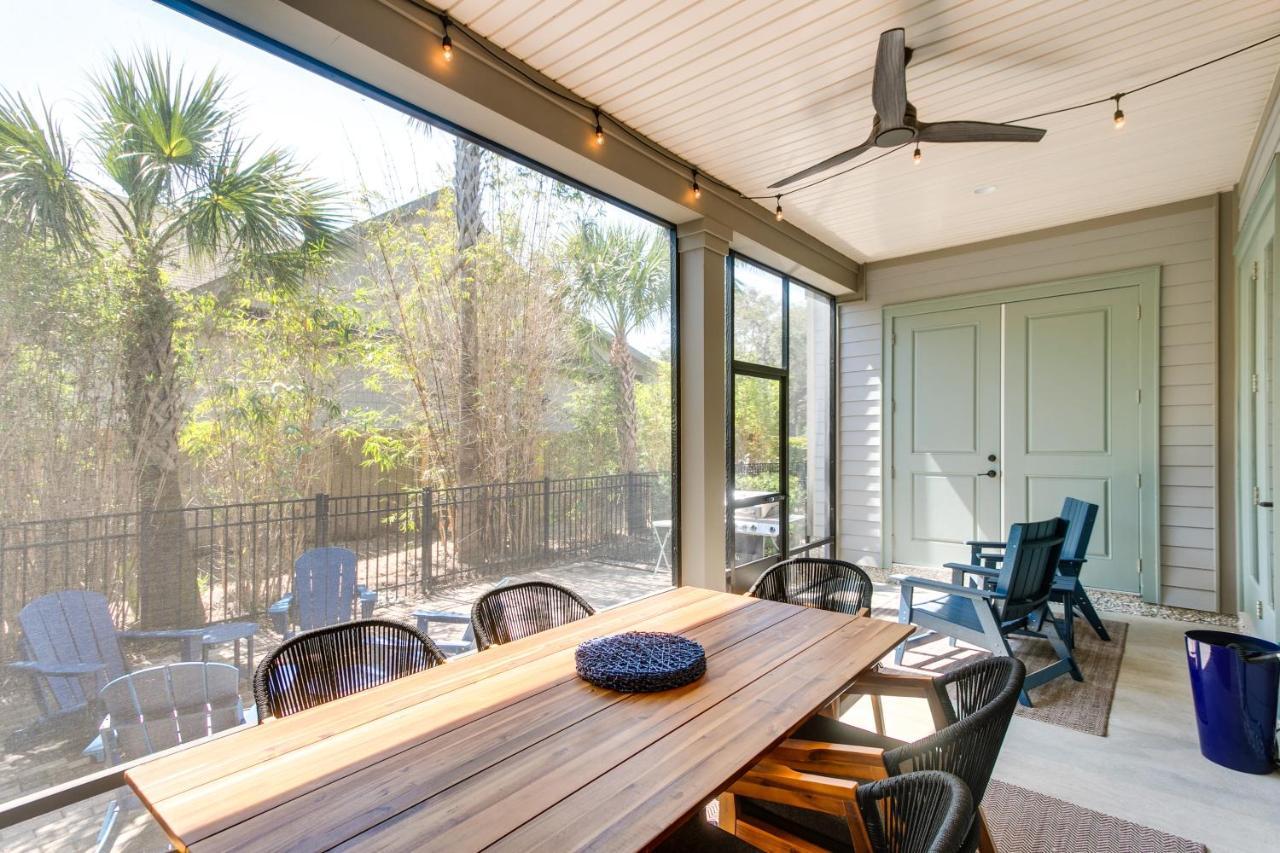 Holiday home Luxe With And Pool Access *